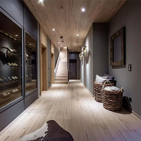 Luxurious 4br Chalet In Kitzbuehel - What'app - 0034-656-619-782 - For Reservations!